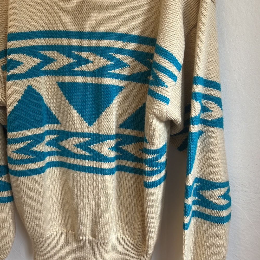 Aztec oversized sweater 💕⛺️ - Picture 2 of 3